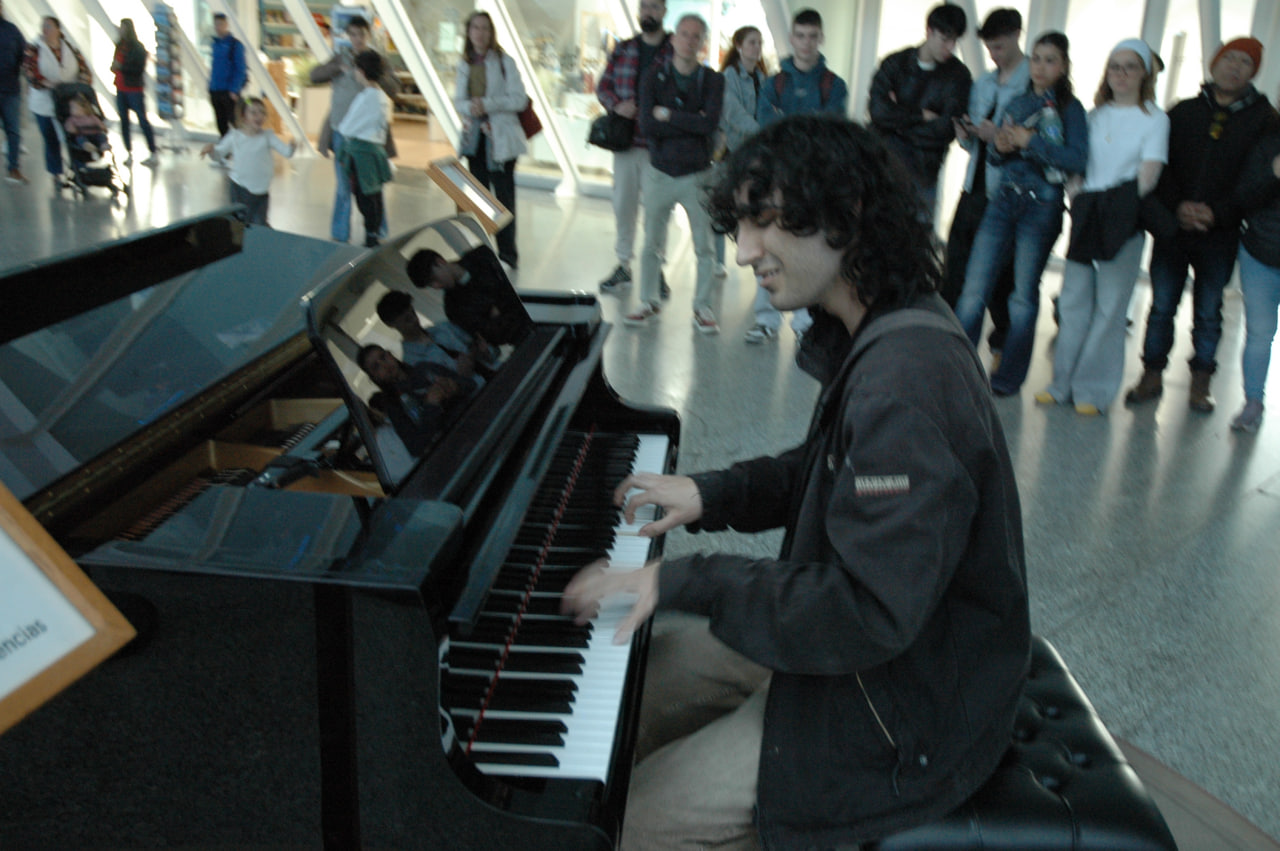 Teo Torres playing piano